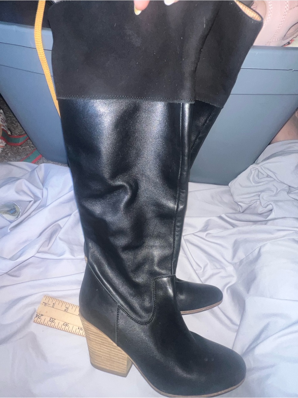 Fiel boots woman size 8